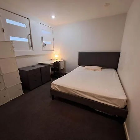 Quiet Secure Home In Cbd, Handy Close To Downtown Britomart Ferry And Spark Arena